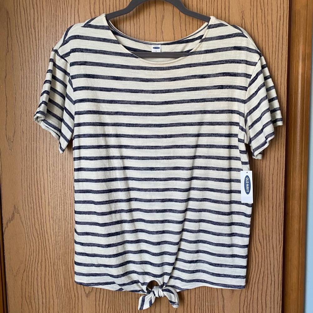Women’s short sleeve striped shirt with front tie